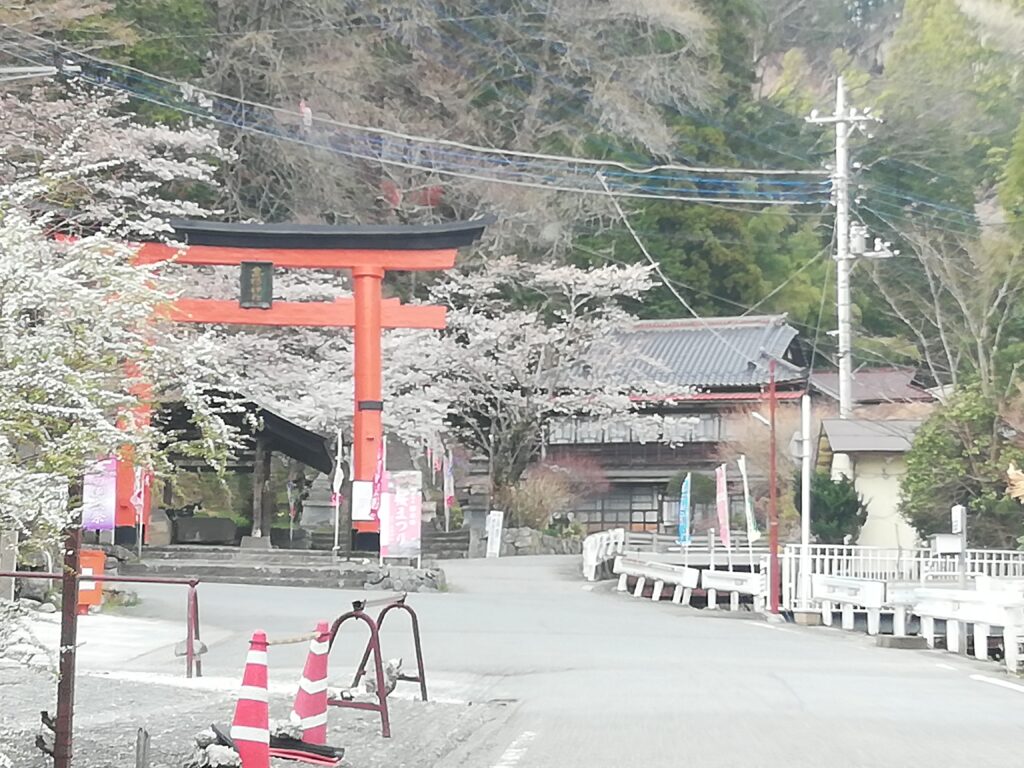 金櫻神社の鳥居